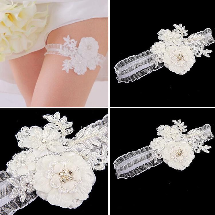 Western Wedding Bride Garter with Lace Floral Applique Decoration