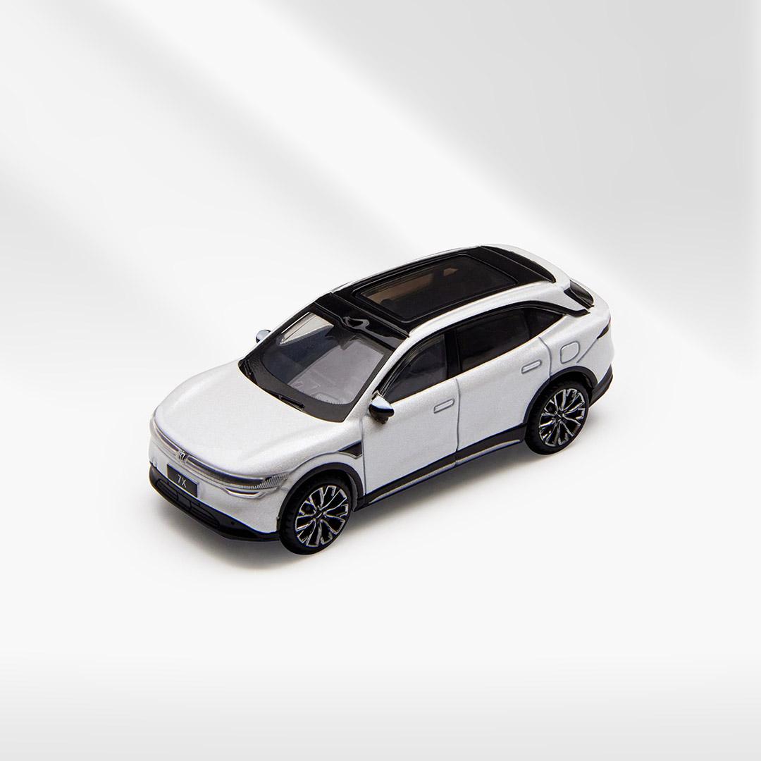

1:64 ZEEKR 7X SUV Car Model Metal Alloy Model Toy Car For Kid Gifts Collection Display box белый