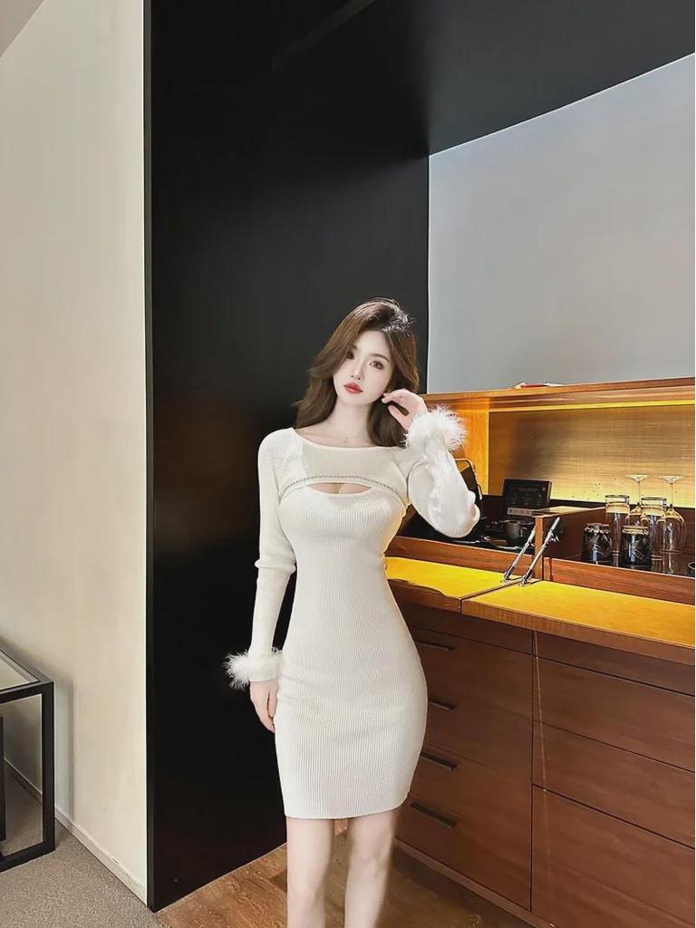 2024 Sexy Red Hollow-Knit Slim Fit Dress for Women - Autumn/Winter