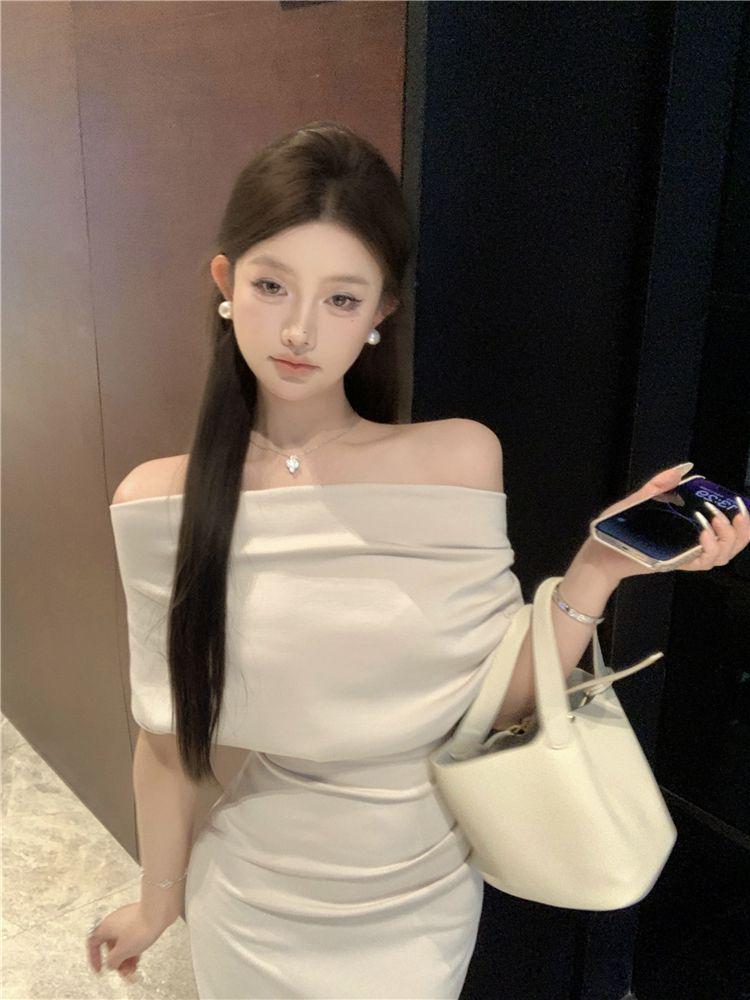 Elegant High-Waisted French Batwing Sleeve Summer Dress with Pleated Irregular Design