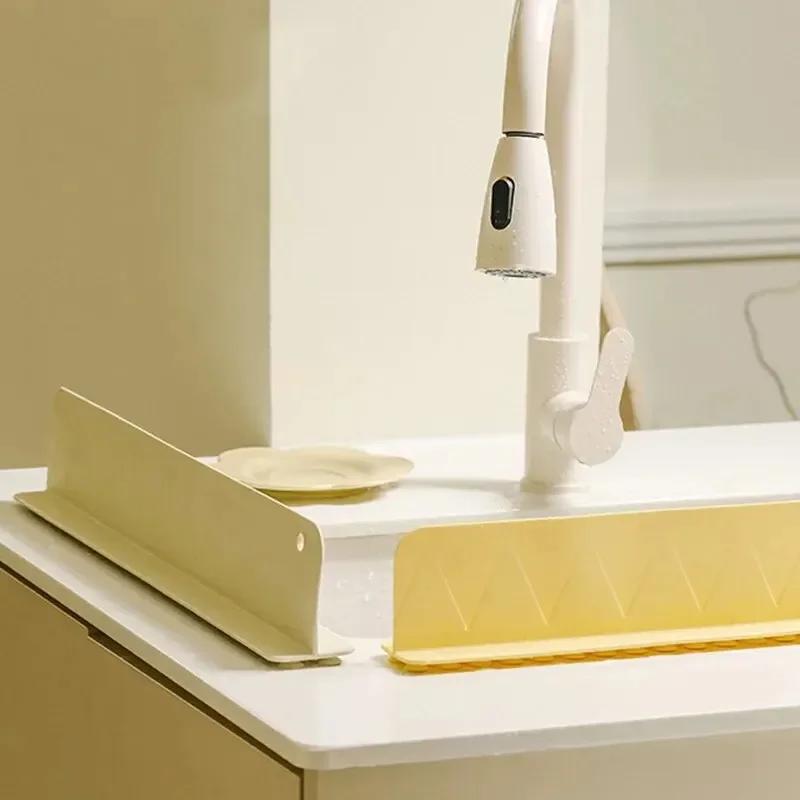 1PC Sink Baffle, Splash Guard, Can Protect Clothing From Splashing Water, Suitable for Household and Kitchen Use