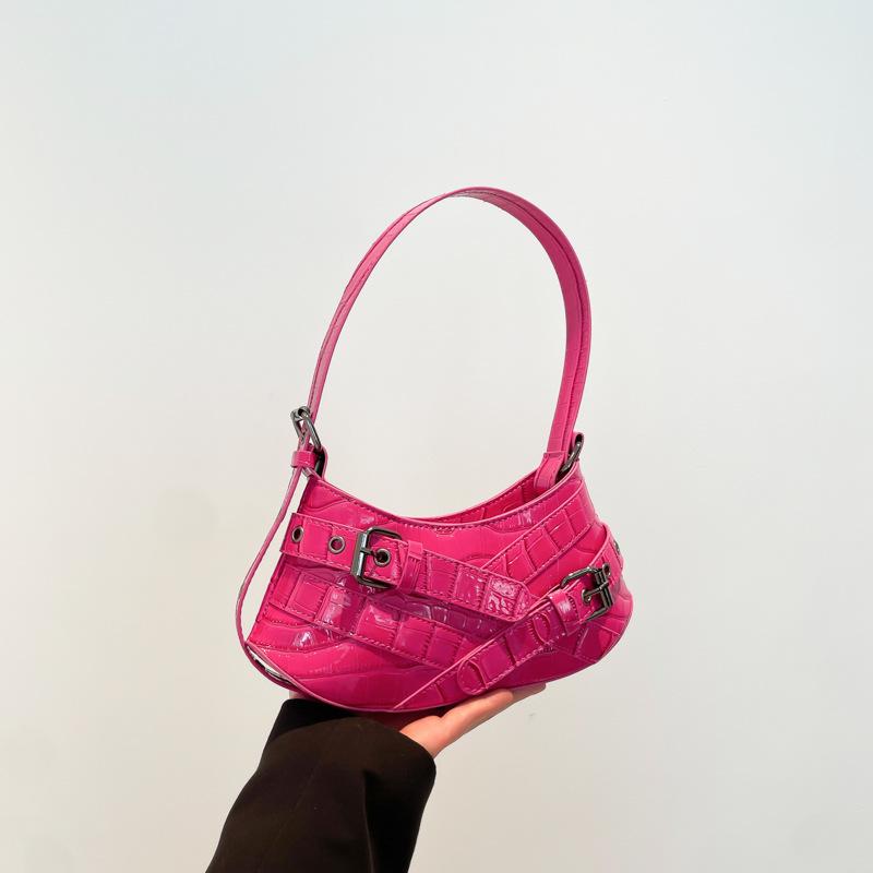 

Высококлассная повседневная нишевая сумка женская новая модная сумка на плечо подмышку универсальная маленькая сумка розы красного