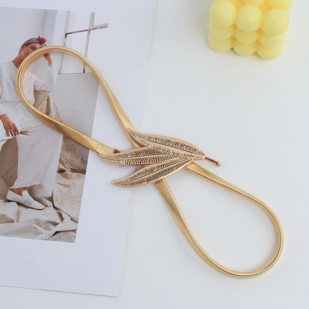 Damski Cienki Metalowy Elastyczny Pasek z Dekoracją Łańcuszka Biodrowego w Kształcie Kwiatu Róży - Idealny do Dopasowania do Spódnic i Sukienek