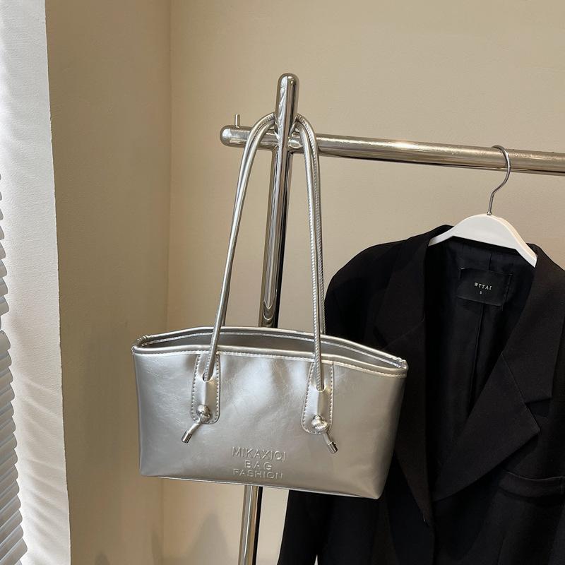 Premium Texture Large-capacity Bag Women's New Fashion Commuter Shoulder Bag Versatile Portable Tote Bag
