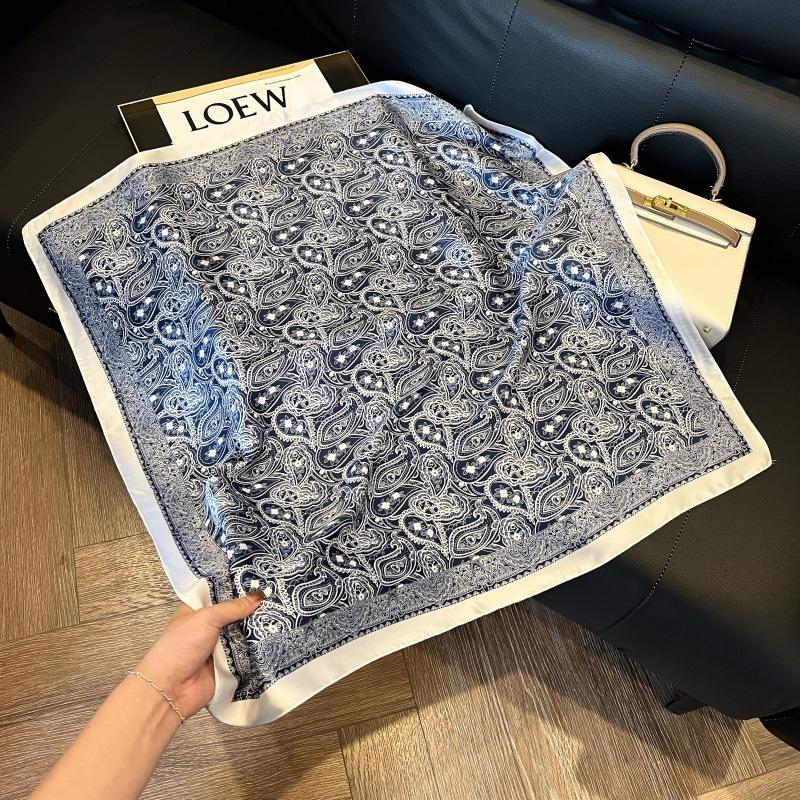 New silk scarf women's fashion versatile high-end small square scarf Korean version neck protection scarf spring and autumn retro scarf binding bag