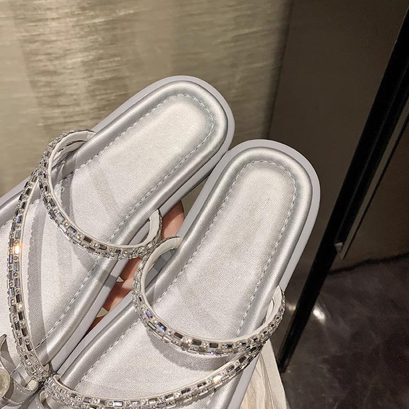 Fashion Luxury Bling Crystal Design Brand Flat Slippers Women Elegant String Bead Narrow Band Flip Flops Summer Comfort Beach Sandals