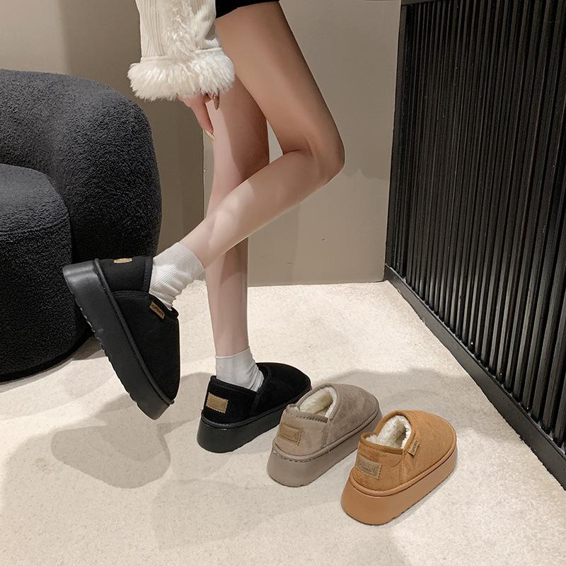 Thick-soled heightening bread snow boots, women wear velvet outside in winter to keep warm, step on the heel and wear two indoor cotton shoes for ho
