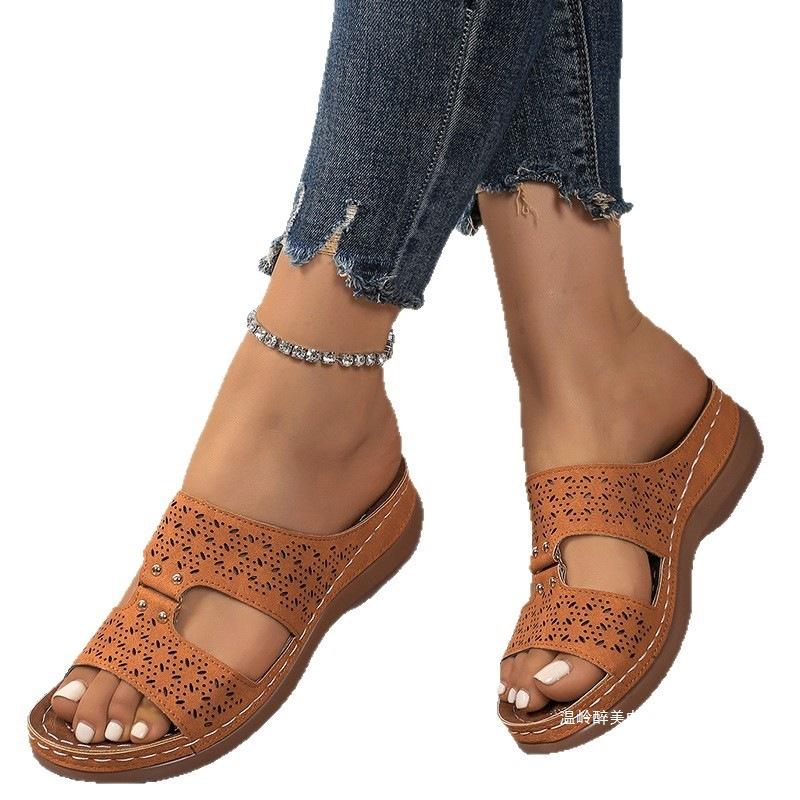New Style Shoes: Hollowed-out Thick-soled Sandals, Women's Shoes, Lightweight Beach Slippers