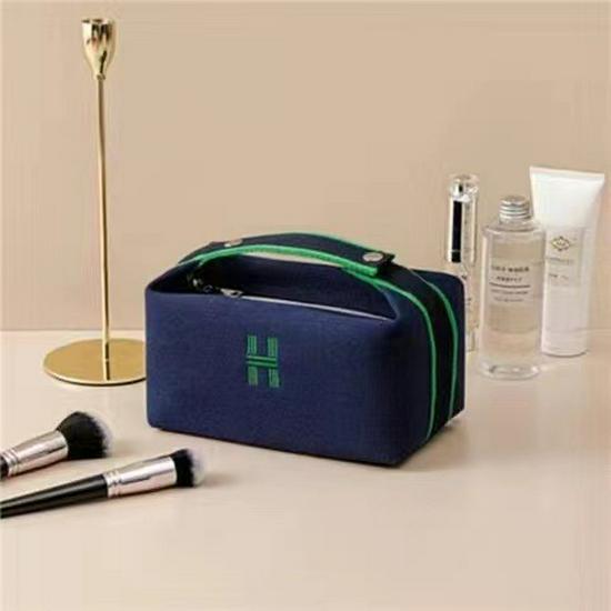 High-End Solid Color Makeup Travel Bag: Large Capacity, Three-Dimensional, Portable & Simple Design