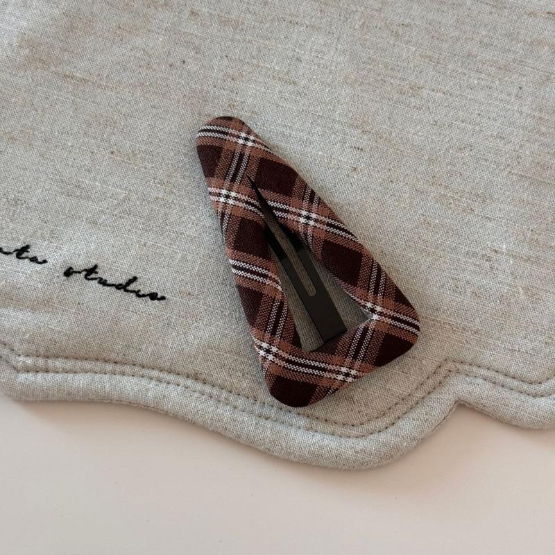 1PcVintage Plaid Triangle Hair Clips Classic Checkered Fabric Barrettes Girls Daily Casual Hair Styling Fashion Hair Accessories