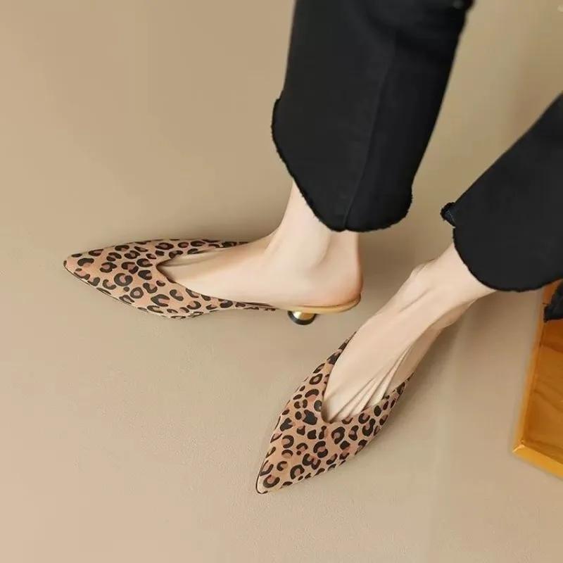 Fashion Ladies Shoes On Sale 2025 Closed Toe Women's Slippers Leopard Print Dress Sandals Women Pointed Toe Low Heel Slippers Zapatos