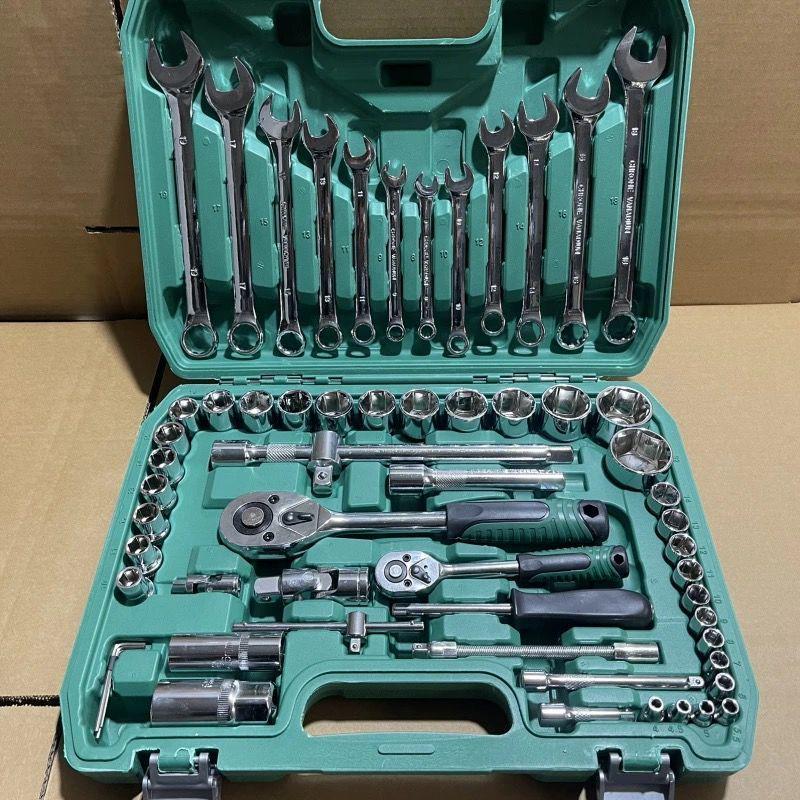 150-elementowy zestaw narzędzi nasadowych i kluczy do naprawy samochodu