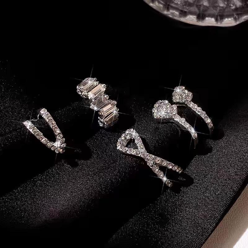 

Высококлассные серебряные минималистичные каффы для ушей в форме сердца: Трендовые серьги-обманки для женщин