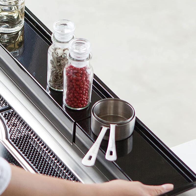 

Modern Retractable Countertop Spice Rack