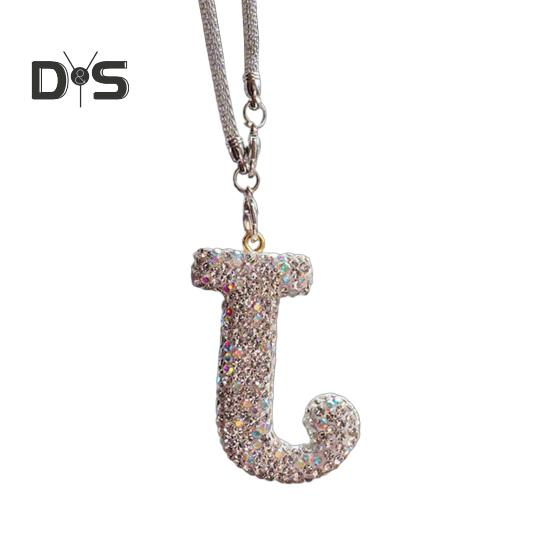 Bling Car Letter Charm Faux Crystal Letter Pendant Car Rear View Mirror Hanging Rhinestone Alfabet Ornament do Samochodowego Choinki