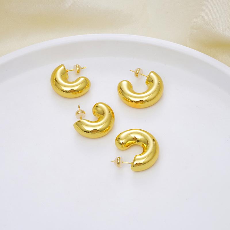 Chic C-Shaped Gold & Silver Earrings for Women - Versatile, Stylish Ear Studs with Light Luxury for European & American Styles
