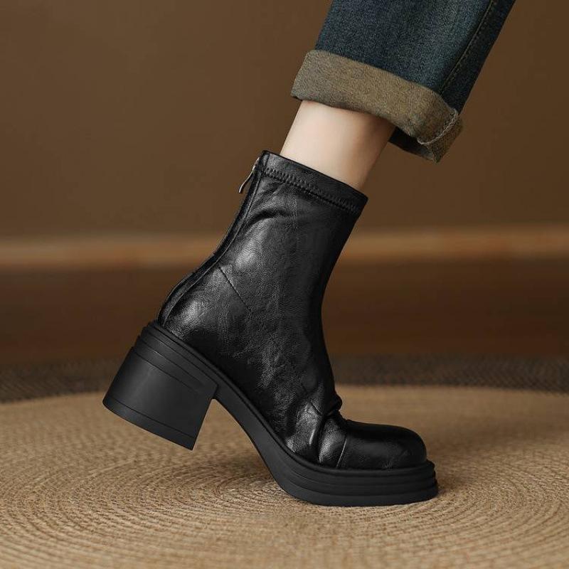 Korean version of the new round head medium heel large size women's boots solid color square heel round head comfortable thick sole rear zipper me