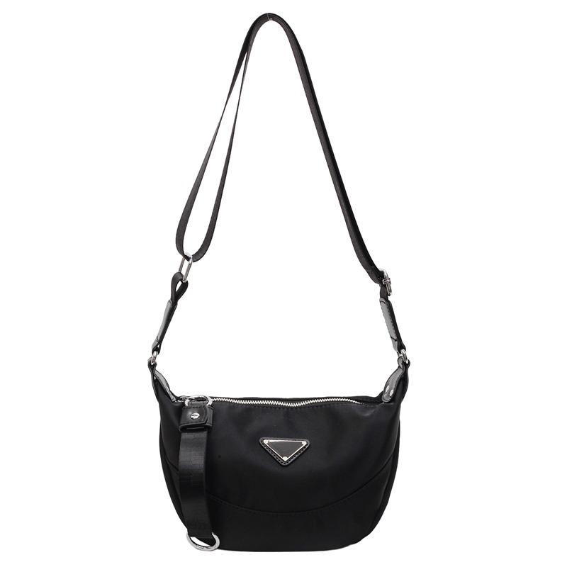 Casual versatile summer niche bag women's new fashion messenger bag popular sports style dumpling bag