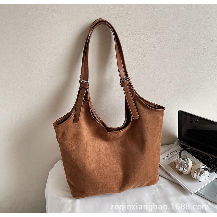 2025 New Korean Large-capacity Lamb Retro Fashion Solid Color Simple Handbag Crossbody Shoulder Bag
