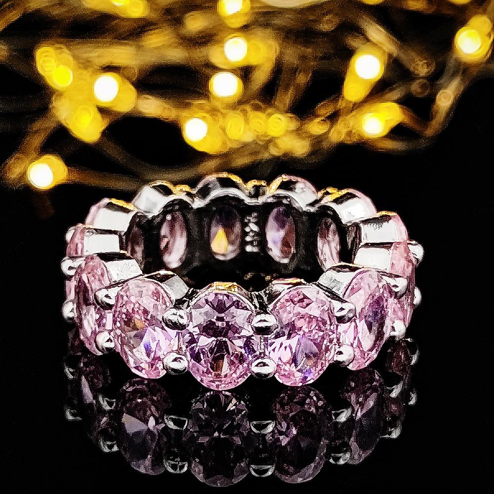 Luxury Zircon Gem Diamond Band Ring with Niche Appeal