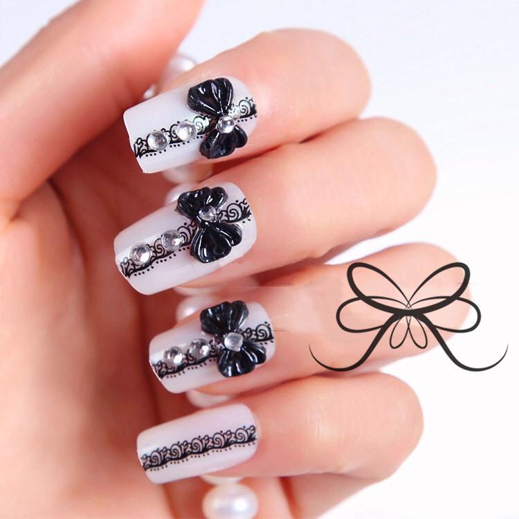 

24-Piece Studio Bride Detachable False Nails Set with Nail Art Patches