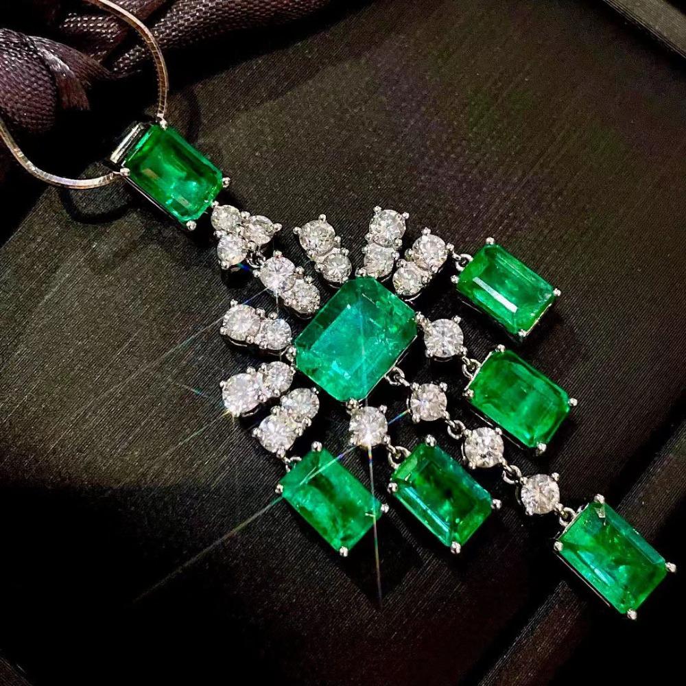 

Elegant Simulated Emerald Necklace Luxe Square Pendant with Full Diamond Design Sophisticated Craftsmanship