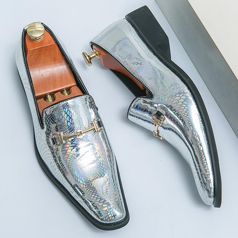 New Luxury Men's Glossy Leather Shoes High-end Silver Banquet Loafers Flat Chelsea Shoes Men's Pointed Business Footwear