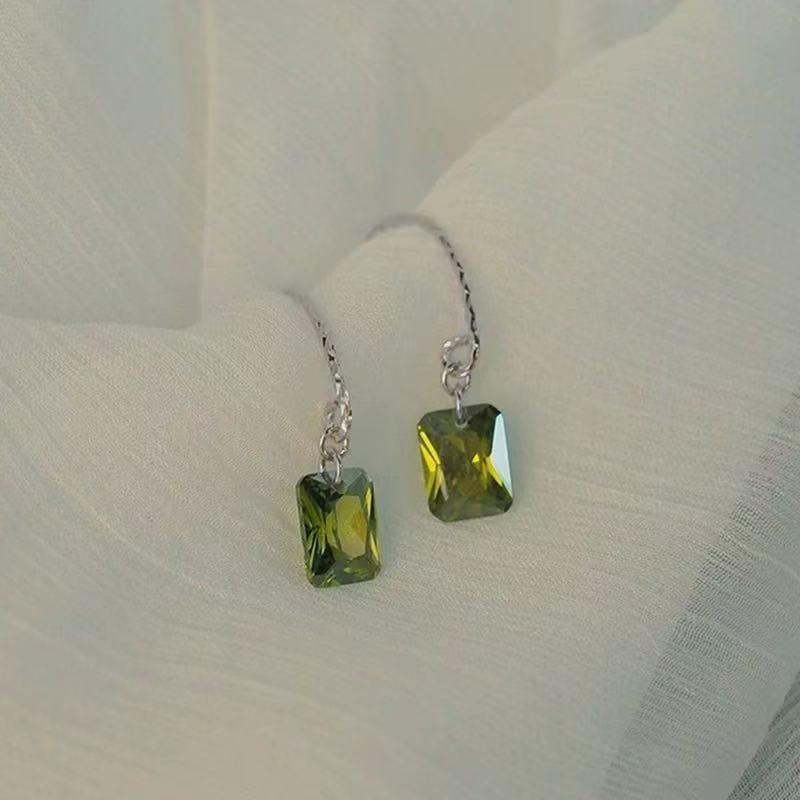 

Серьги из стерлингового серебра S925 с оливково-зелеными цирконами: Французский Холодный Стиль, Универсальные и Элегантные Женские Серьги-Крючки