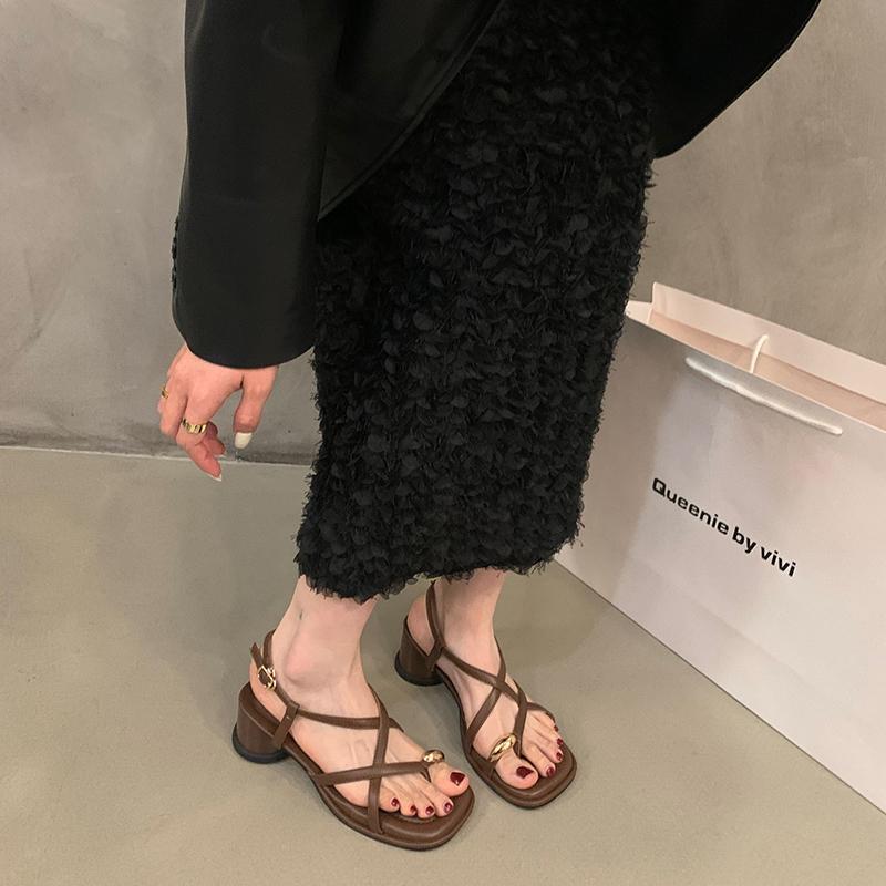 

Модные трендовые женские сандалии-гладиаторы 2024 года, модные женские элегантные уличные сандалии на высоком каблуке с узким ремешком и застежкой на носок