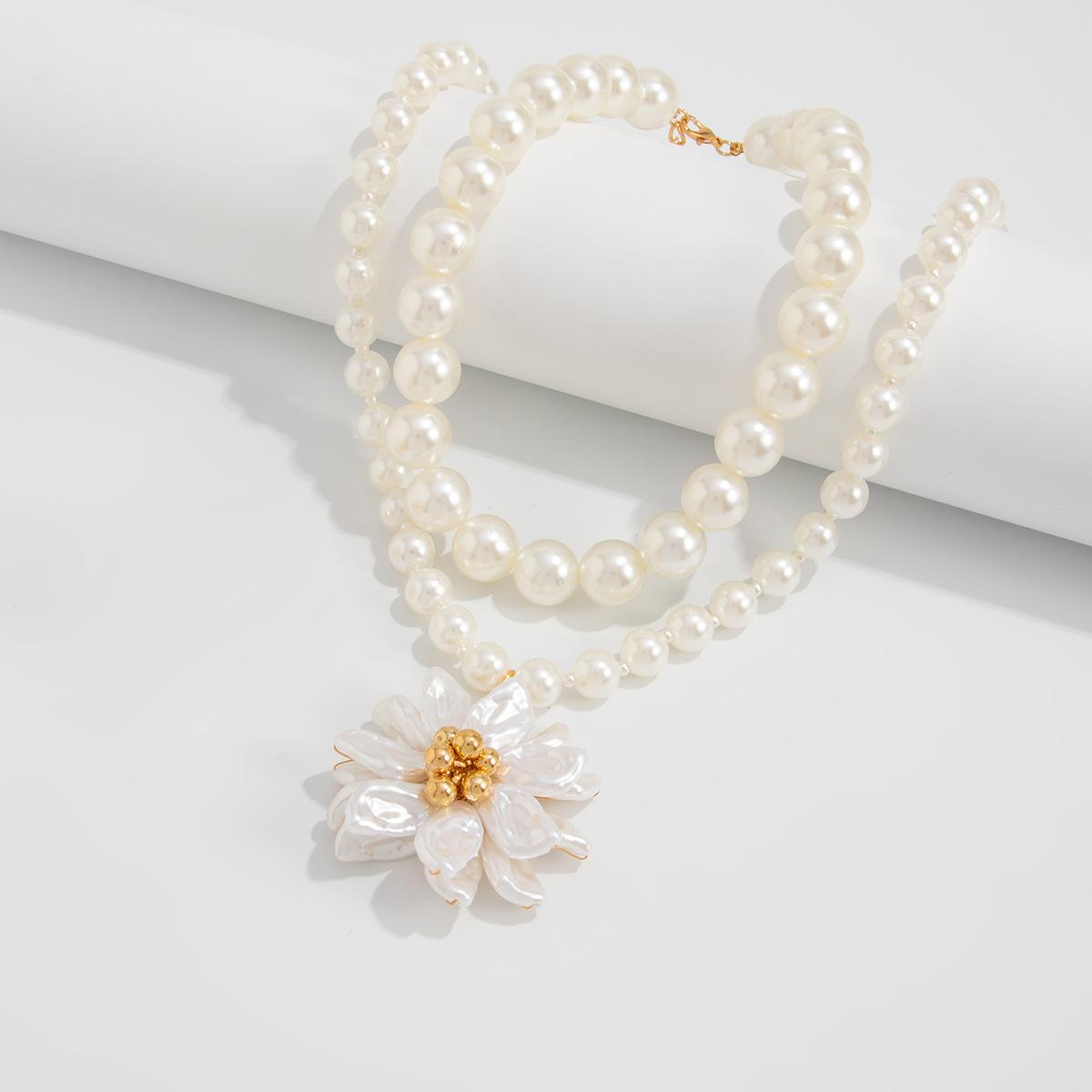 

Женское ожерелье с подвеской в виде белого цветка из искусственного жемчуга, эстетичное, регулируемое кольцо, ювелирный подарок