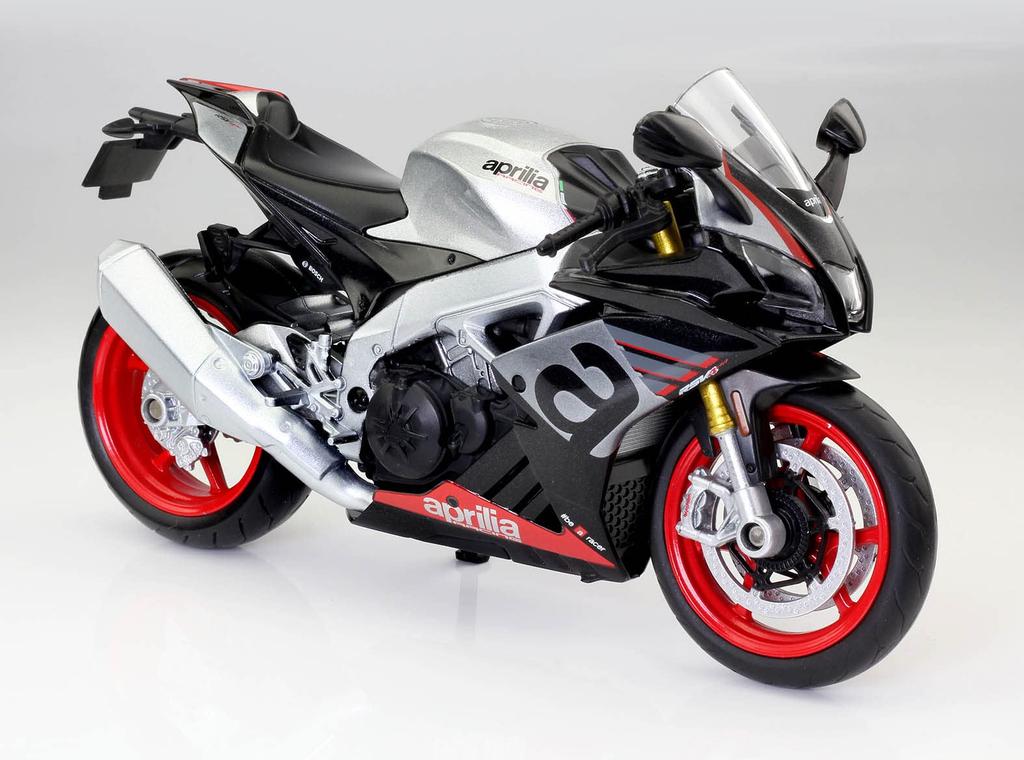 DOYUSHA Støpt motorsykkel Skala 2020 Aprilia RSV4 RR Ferdig modell 1/12