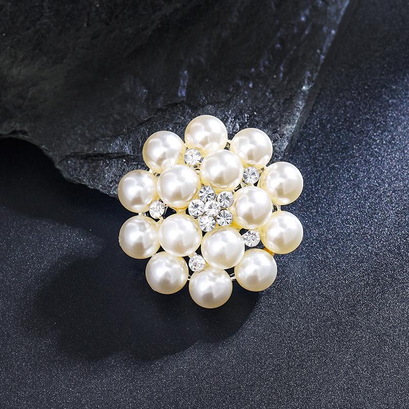 High-End Pearl Floral Suit Brooch For Women Versatile Clothing Accessory Pin