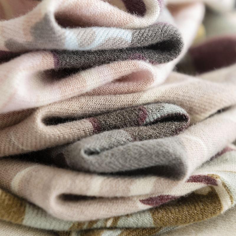 2024 Printed Scarf Women'S Winter New Style Imitation Cashmere Scarf Warm And Cold Proof Scarf, Artistic Retro Style Shawl