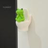 Coleccionables Divertidos para Baño Figura de Animal Miniatura en Inodoro, Mini Estatua Pequeña de Rana / Pato / Cerdo, Decoración Creativa Divertida para Encimera, Linda