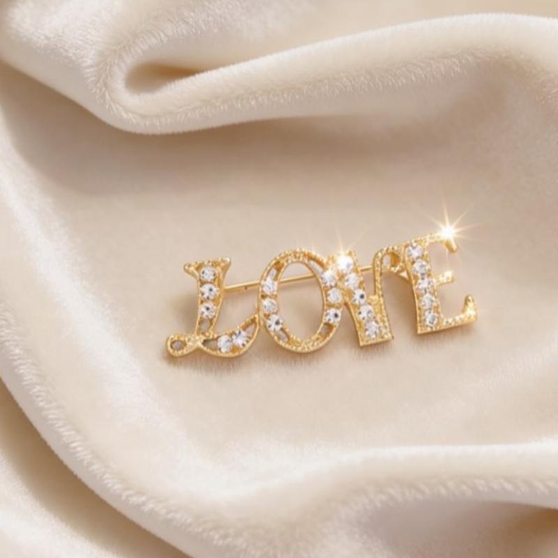 

Fashion Rhinestone Letter Pins Brooches For Women Clothing Coat Jewelry Accessries Gifts