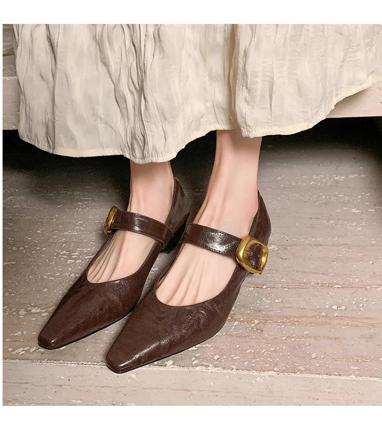 

Версия из коровьей кожи Французский ретро золотая пряжка кожаные остроносые туфли на толстом каблуке с открытым верхом женские туфли Мэри Джейн с Т-образным ремешком на танкетке 40