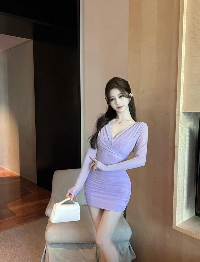 Autumn and winter new sexy low-cut deep v short mesh long-sleeved pleated hip-wrapped solid color dress