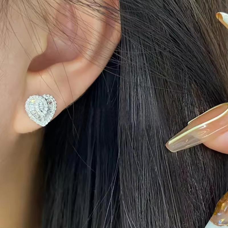 Love Jewelry Women, Micro-inlaid Zircon Exquisite Earrings, Heart-shaped Lady Popular Earrings
