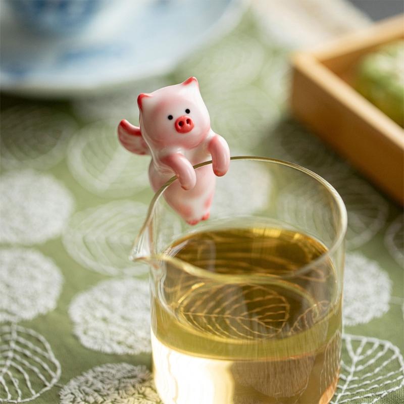Little Pig Shape Teas Companion Sculpture Ceramic Craftsmanship Decoration For Teas Ceremony Enthusiasts