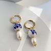 Modische asymmetrische Hängeohrringe aus blau-weißem Porzellan, Vintage Keramik, runde Edelstahl-Creolen, exquisiter Schmuck