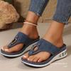 Large-sized Perforated Slippers with Toe Clippers Thick-soled Slippers Women's Button-down Shoes Herringbone Wedge Heels Beach Flip-flops