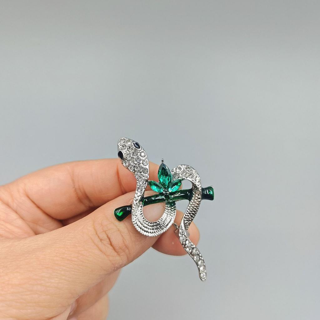 LATS Unique Design Silver Snake Brooches for Women Men Unisex Full of Rhinestone Snake Animal Pins Badge Jewelry