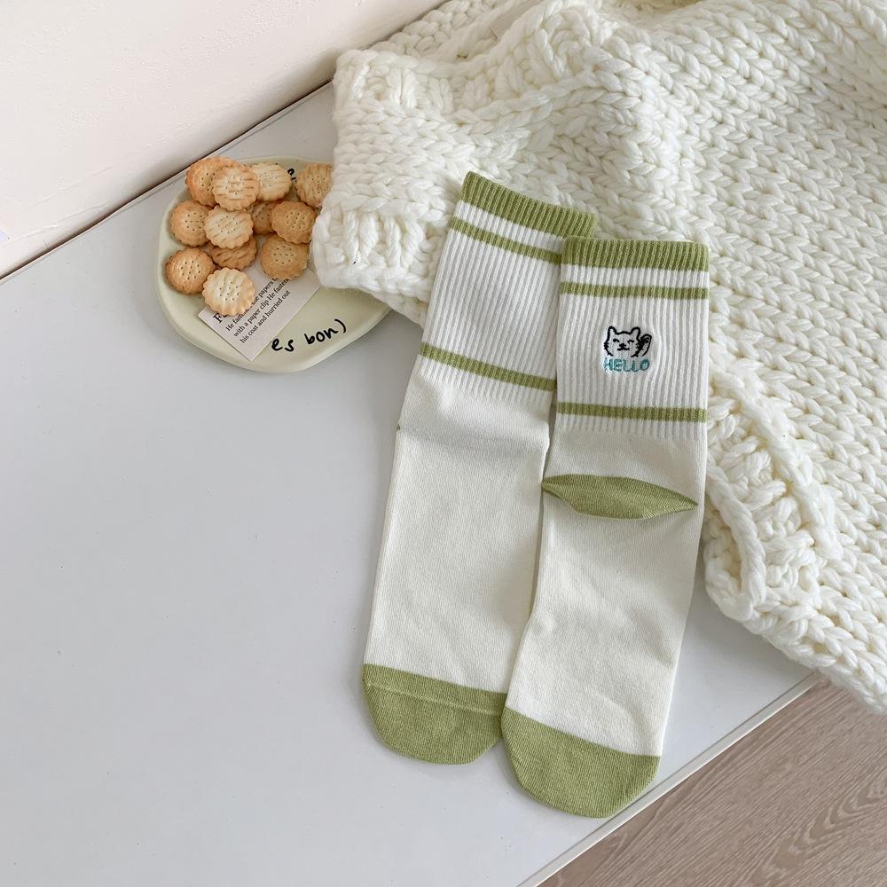 1 Pair Cartoon Cat Printed Kawaii Socks Women College Style School Girls Cute Socks Casual Harajuku Retro Middle Tube Socks