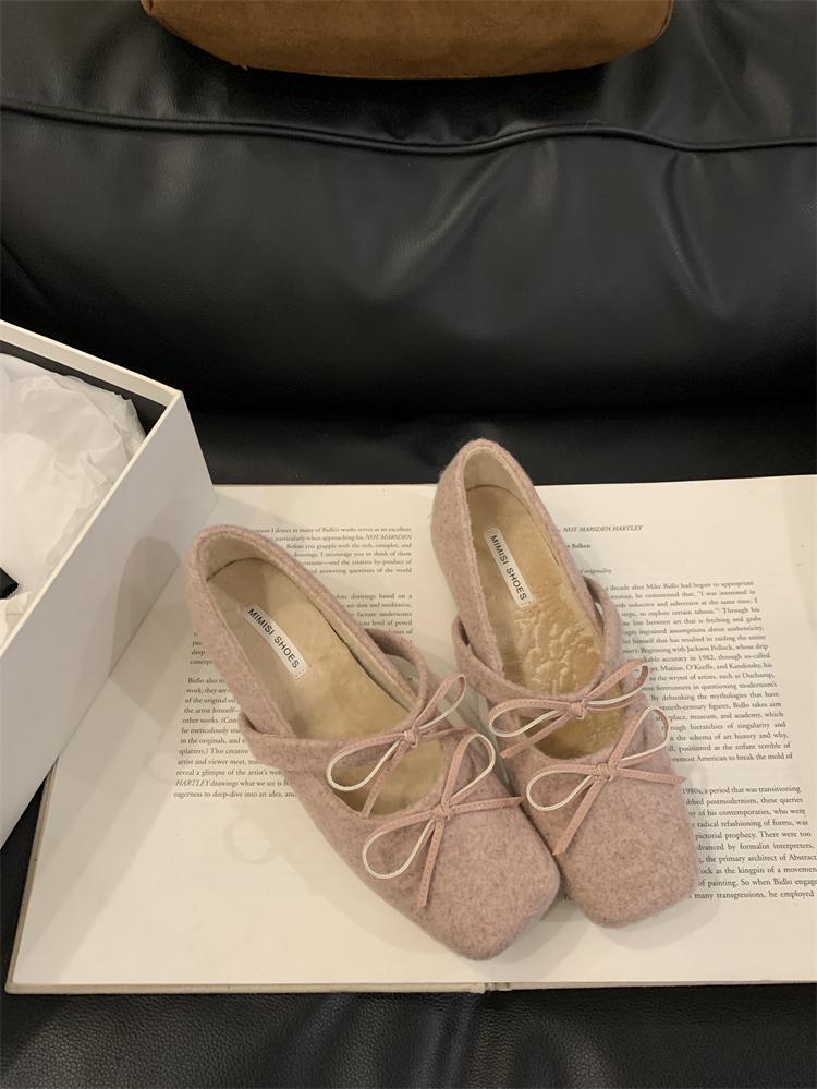

Korean version of square head woolen bow woolen shoes women s spring and winter new velvet light mouth versatile Mary Jane shoes 35