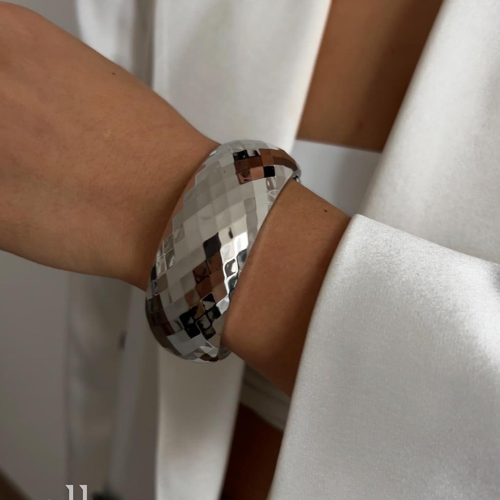 Ingemark Punk Vintage Unregelmäßige Metallarmreifen für Damen Mode Statement Goldfarbe Frühjahrsarmbänder Paar Herren Schmuck Geschenk