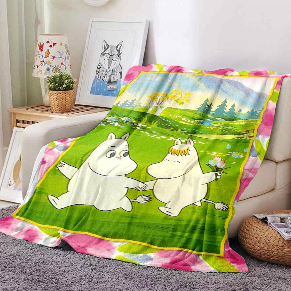 Moomin Temalı Baskılı Battaniye - Kanepe, Yatak, Seyahat ve Dış Mekan Kullanımı İçin Mükemmel | Makinede Yıkanabilir, Rahat ve Dayanıklı.