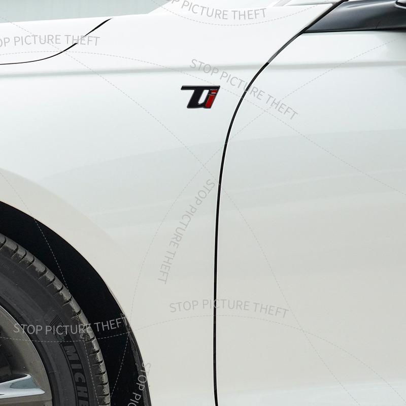 1 pièce Badge Emblème Métal 3D VELOCE TI pour Flanc de Carrosserie Pare-chocs Arrière Coffre Autocollant pour Alfa Romeo Giulietta Giulia Stelvio