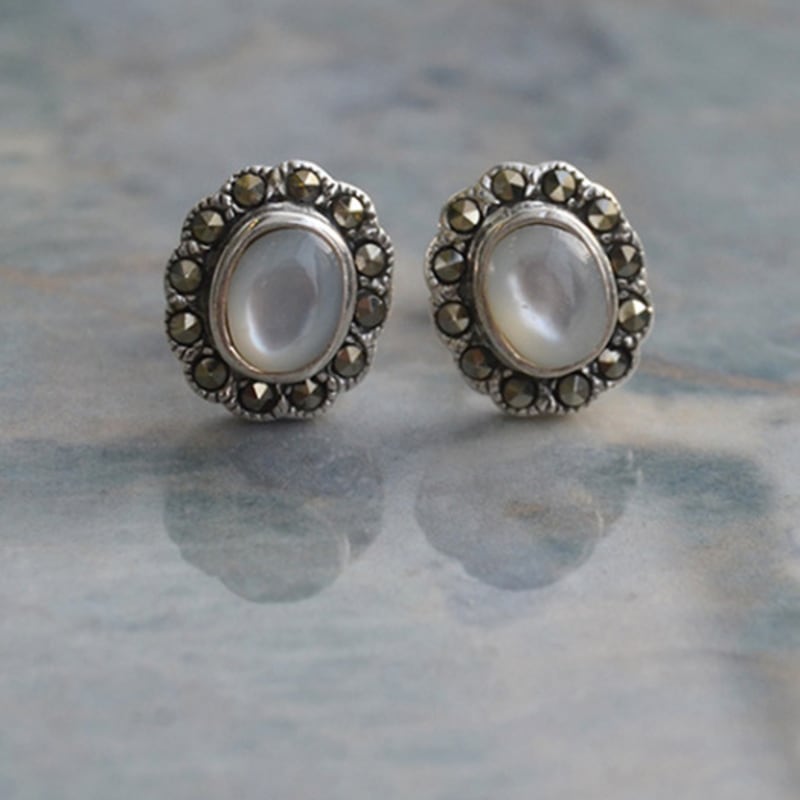 

martha in the garret lubileu ii. mother of pearl White mother of pearl