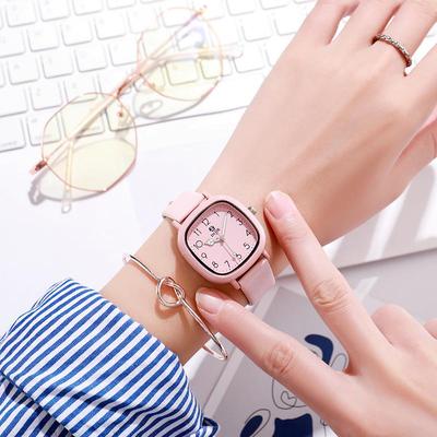 Stylové křemenné hodinky: Kolegiální styl pro středoškoláky