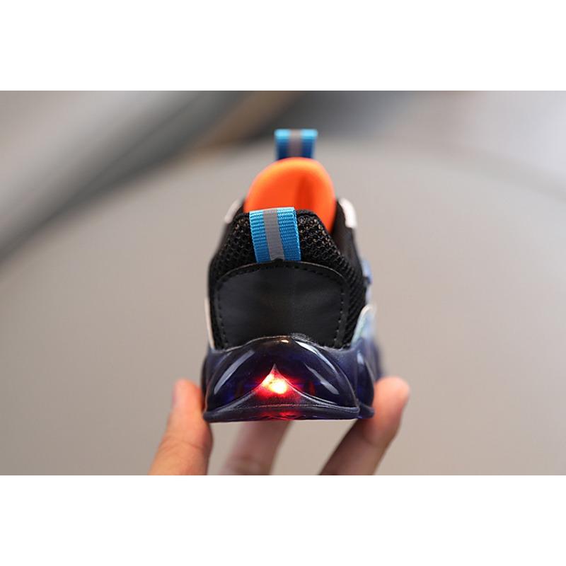 Kids Breathable Led Flashing Casual Sports Sneakers For Boys And Girls